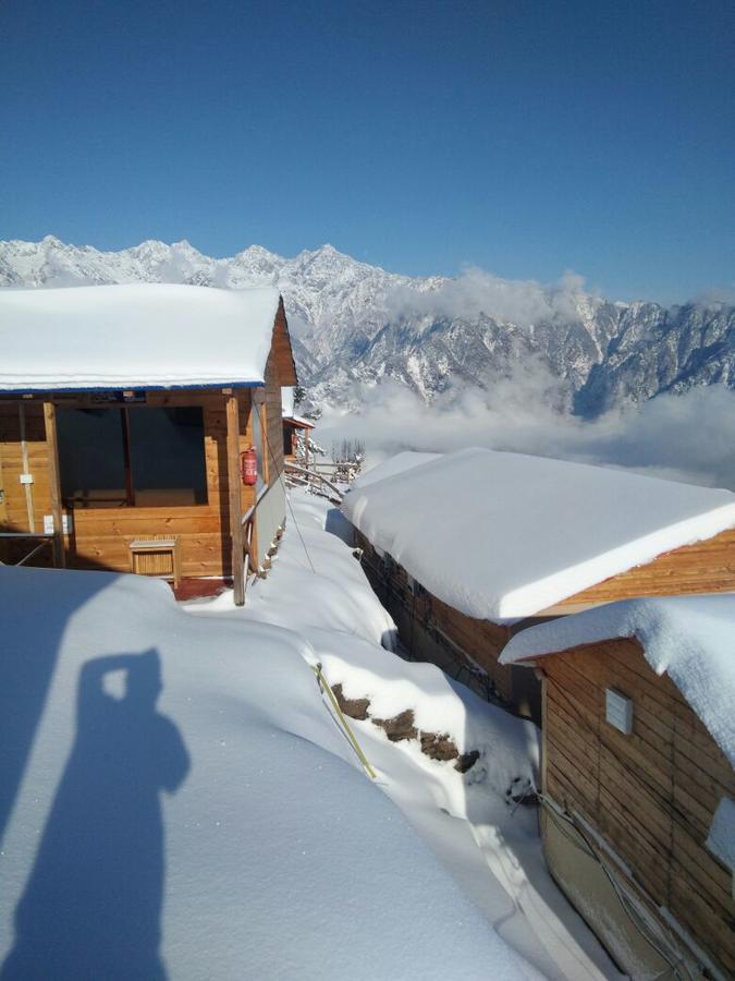 Blue Poppy Resorts Joshīmath Buitenkant foto